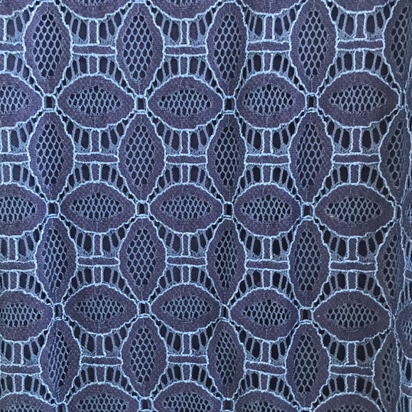 Suzy Shier | Women’s sleeveless blouse. Size M. Lace detail. Blue. Preloved. - Picture 2 of 7